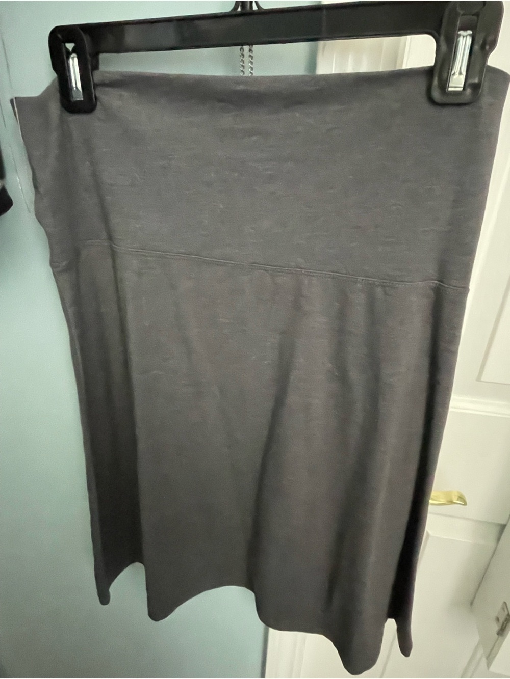 Women's Charcoal Gray A-Line Knit Skirt - Classic Everyday Style